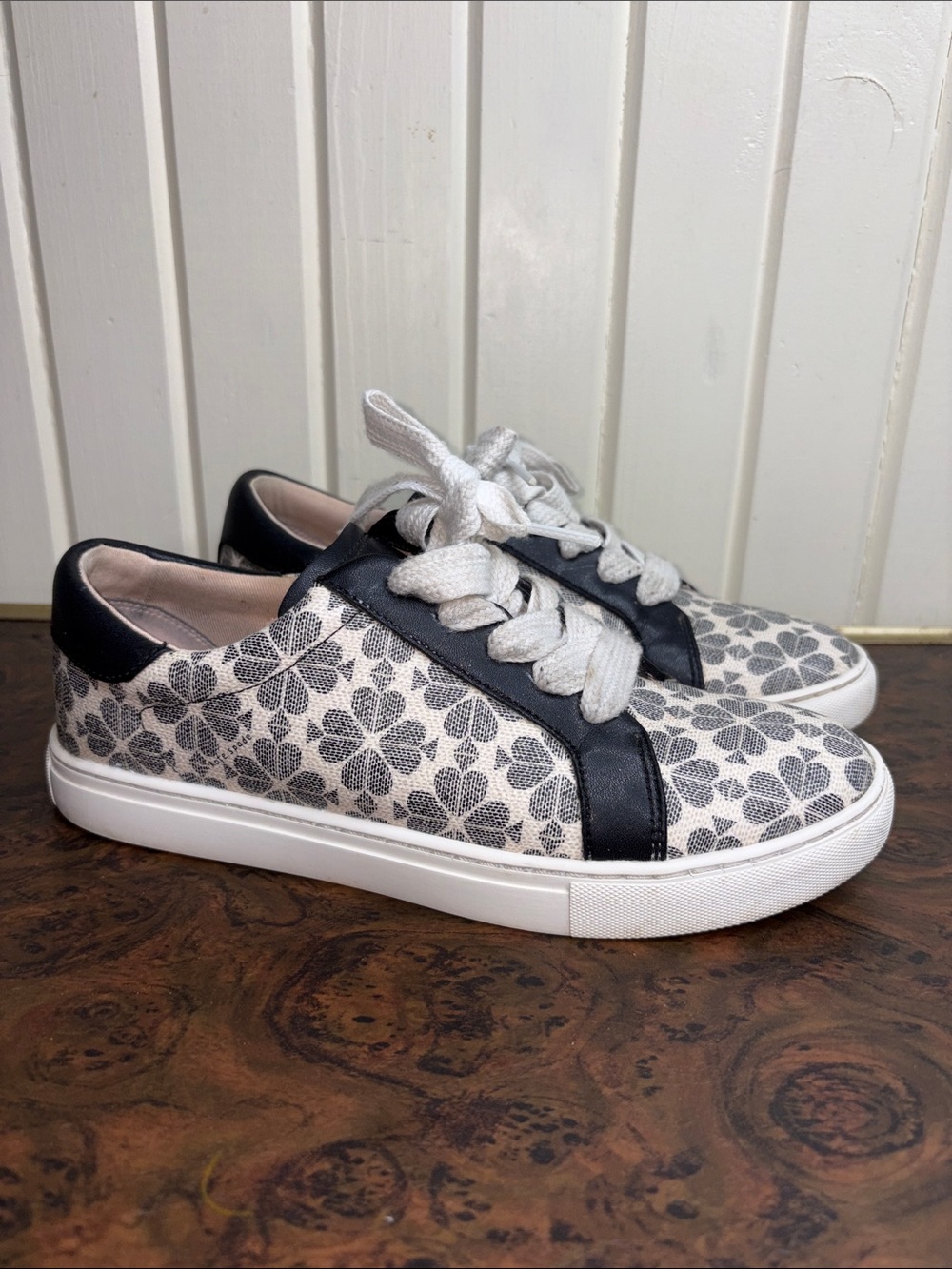 Kate Spade "Erin" Spade Flower PVC Sneaker - Beige Black size 38.5 | US 8